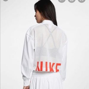 Nike cropped jacket BRAND NEW NEVER WORN XS
